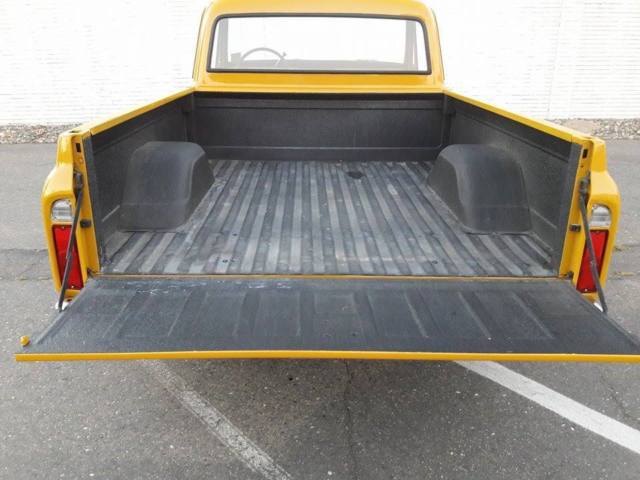 1972 Yellow Chevrolet C-10 Standard Cab Pickup