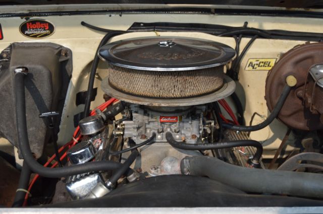 1972 Beige & Chocolate Chevrolet C-10 Short Wide Bed