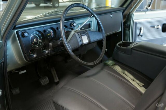 1972 Green Chevrolet C-10 Pickup (Truck)
