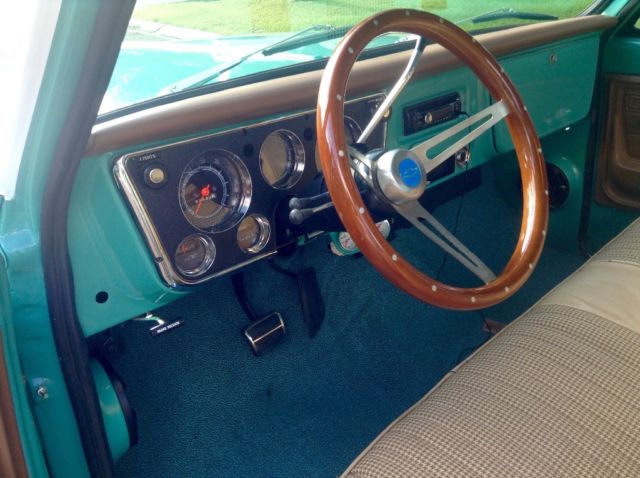 1972 Green and White Chevrolet C-10