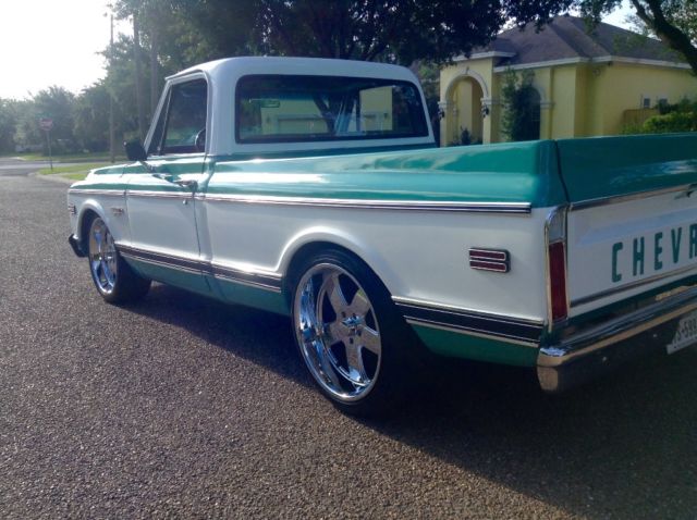 1972 Green and White Chevrolet C-10