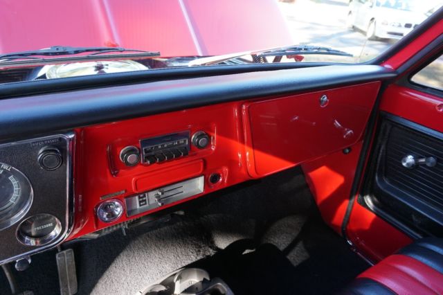 1972 Red Chevrolet C-10 Stepside