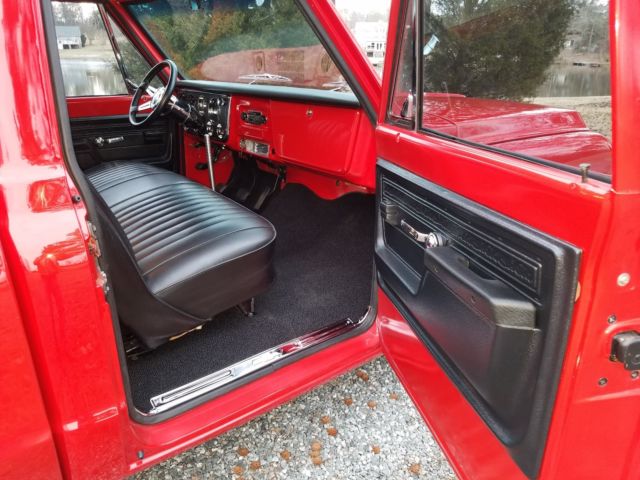 1972 Red Chevrolet C-10