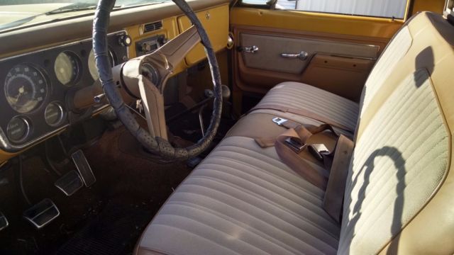1972 Gold Chevrolet C-10 Standard Cab Pickup