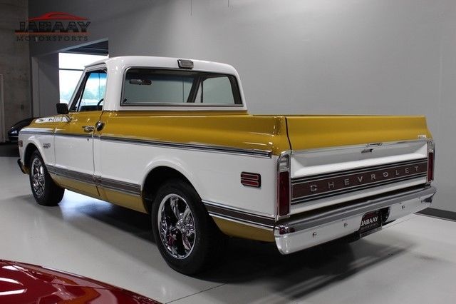 1972 Gold Chevrolet C-10 --
