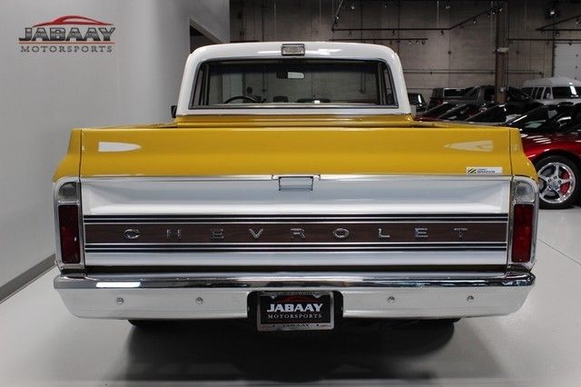 1972 Gold Chevrolet C-10 --