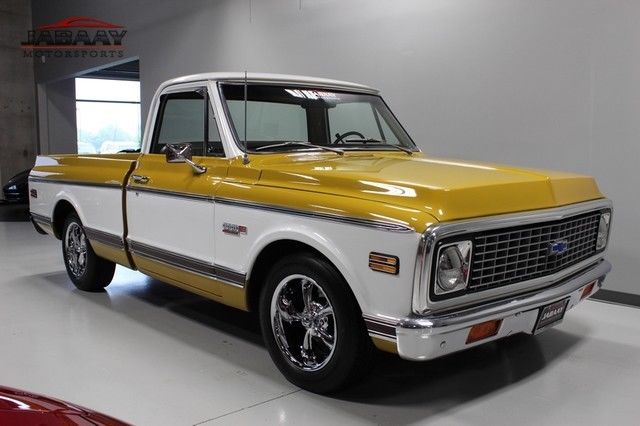 1972 Gold Chevrolet C-10 --