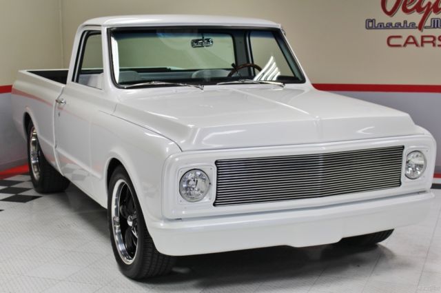 1972 White Chevrolet C-10 Pickup Truck