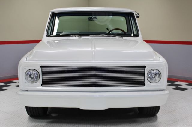 1972 White Chevrolet C-10 Pickup Truck