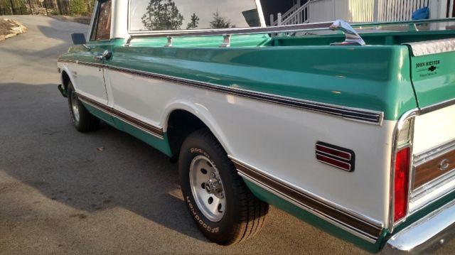 1972 White & Ochre Chevrolet C-10 Fleet side pickup