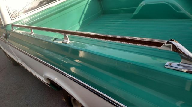 1972 White & Ochre Chevrolet C-10 Fleet side pickup