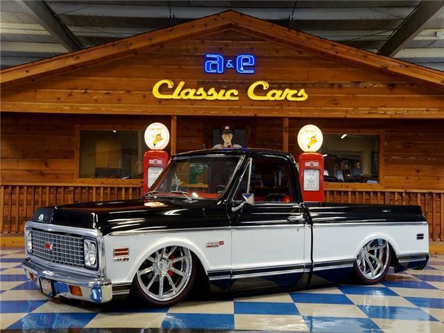 1972 Black Chevrolet C-10 --