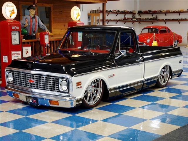 1972 Black Chevrolet C-10 --