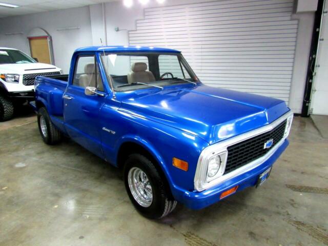 1972 Blue Chevrolet C-10 --