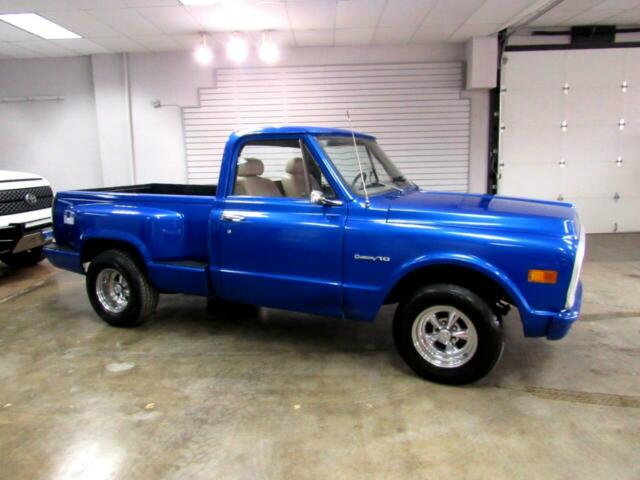 1972 Blue Chevrolet C-10 --