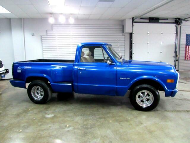 1972 Blue Chevrolet C-10 --