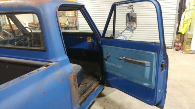 1972 blue Chevrolet C-10 Standard Cab Pickup