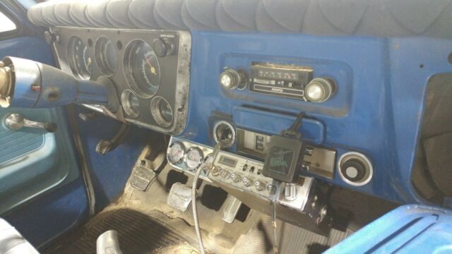 1972 blue Chevrolet C-10 Standard Cab Pickup