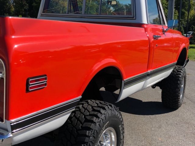 1972 Orange Chevrolet C-10 Pick Up