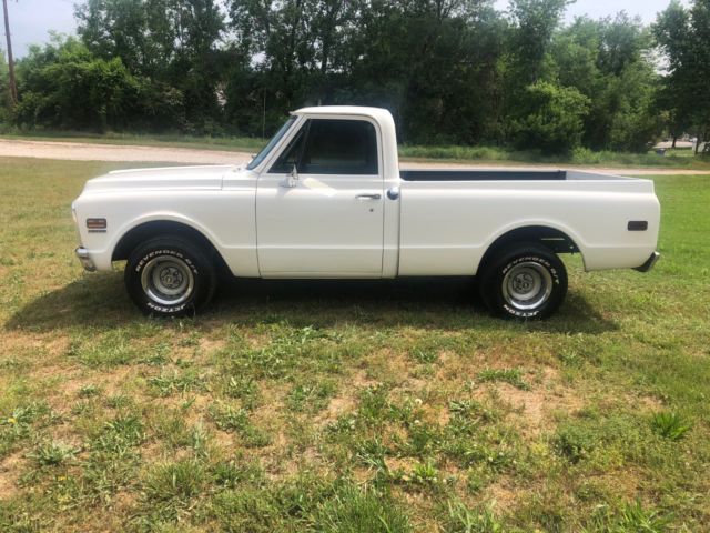 1972 White Chevrolet C-10