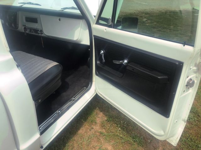 1972 White Chevrolet C-10
