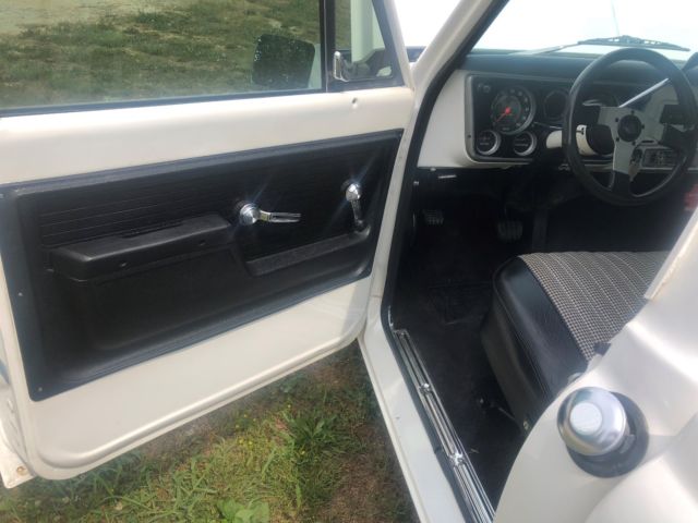 1972 White Chevrolet C-10