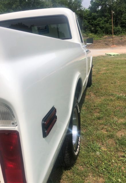 1972 White Chevrolet C-10