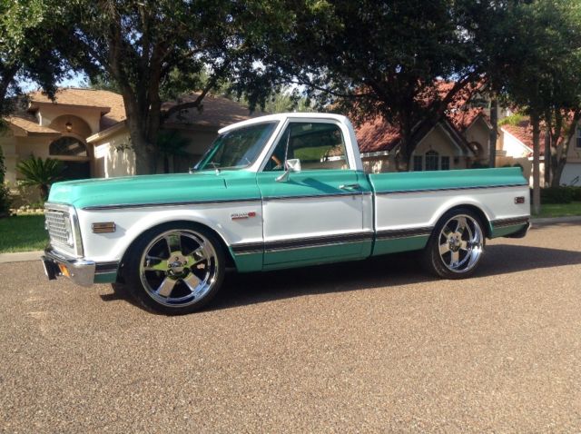1972 Green and White Chevrolet C-10