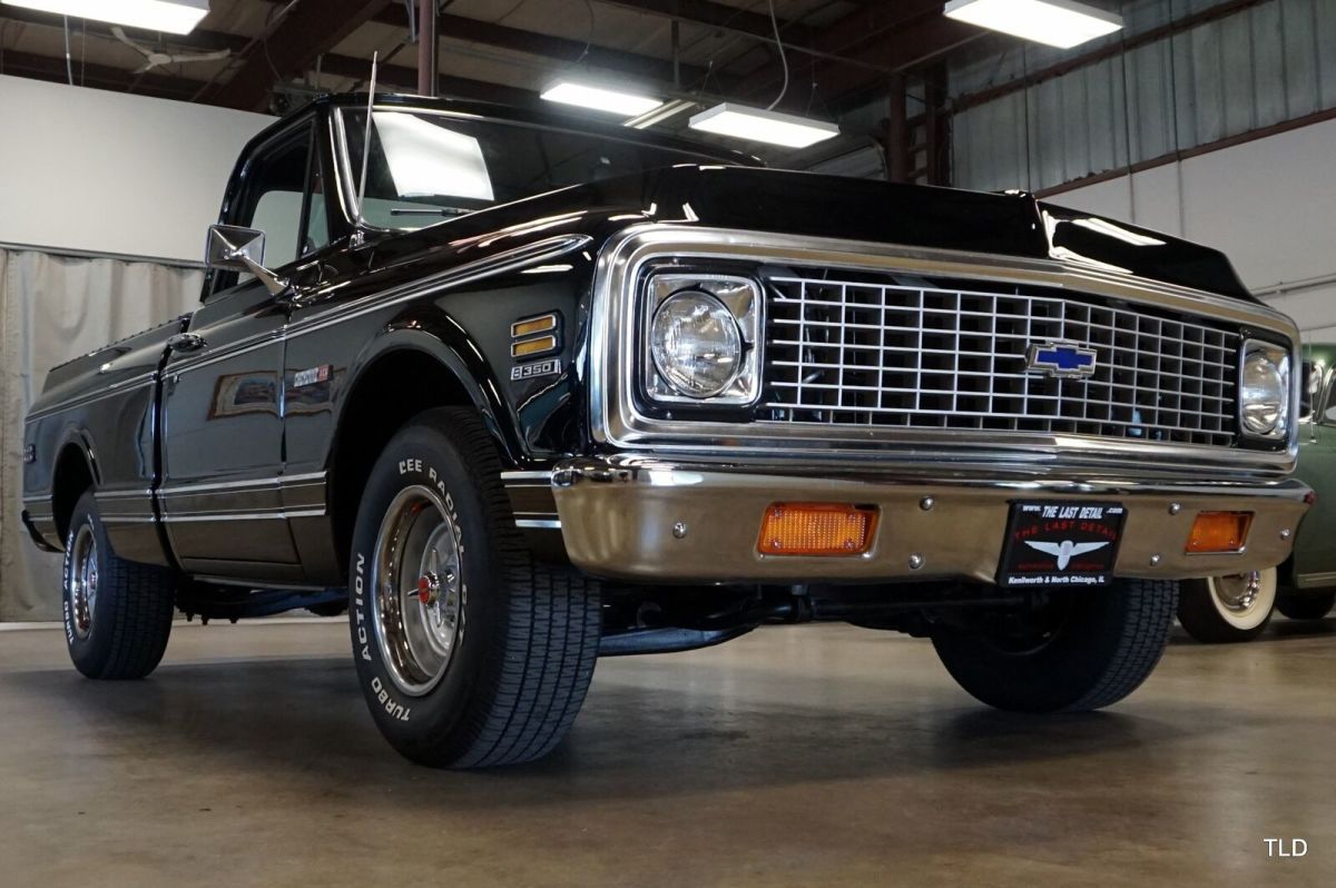 1972 Black Chevrolet C10 Pick Up --