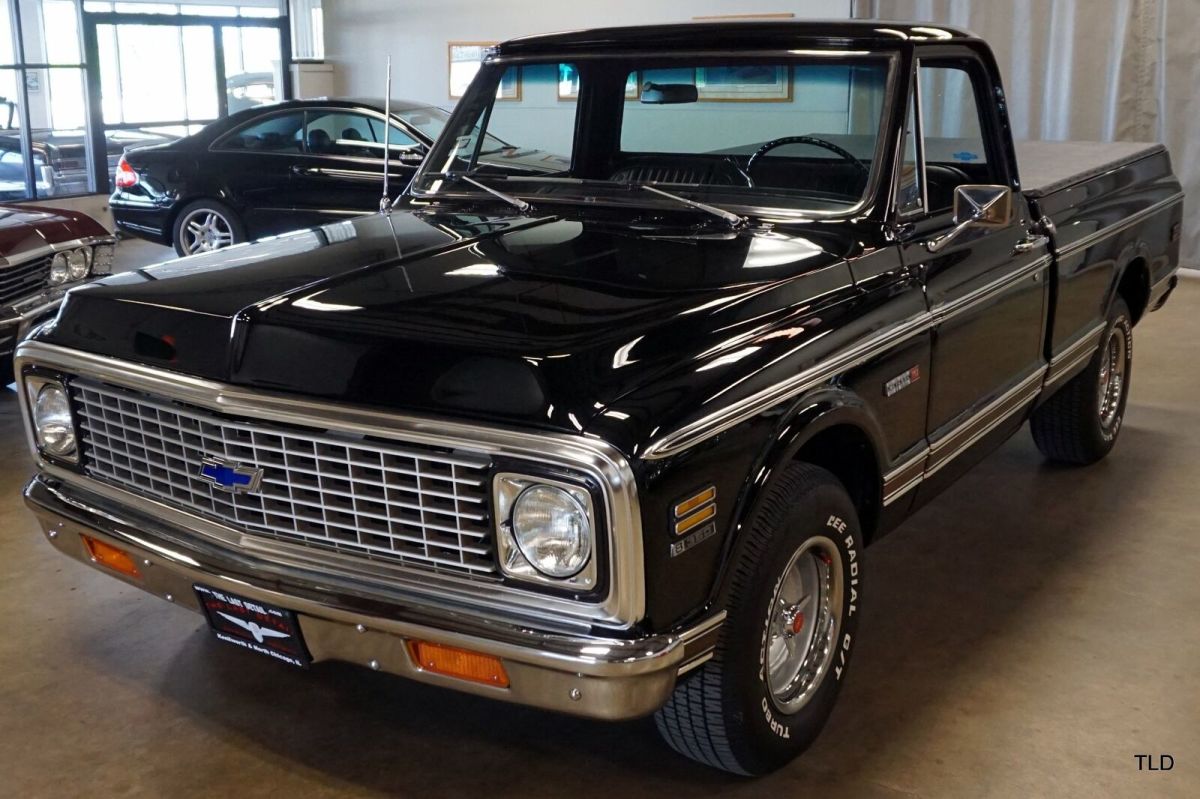 1972 Black Chevrolet C10 Pick Up --