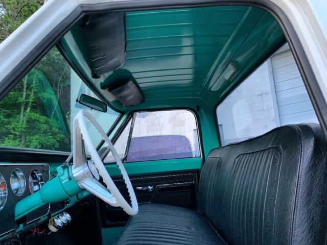 1972 Chevrolet C-10 Standard Cab Pickup