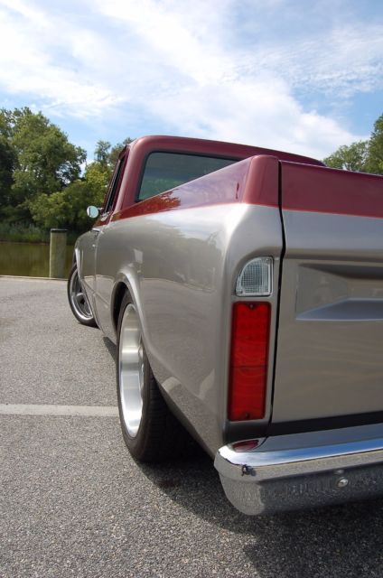 1972 Cutom Two Tone Chevrolet C-10 Standard Cab Pickup