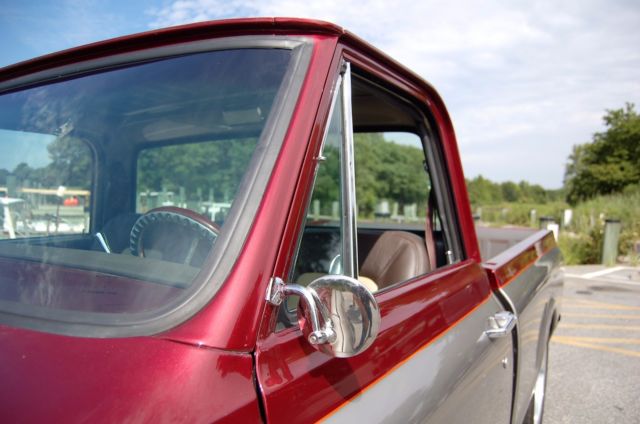 1972 Cutom Two Tone Chevrolet C-10 Standard Cab Pickup