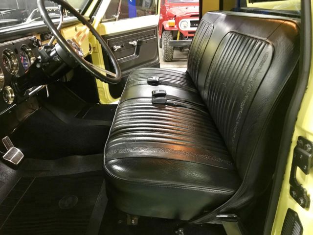 1972 Yellow Chevrolet C-10 Pickup
