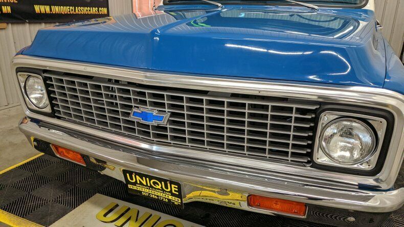 1972 Blue Chevrolet C10 Pickup (Truck)