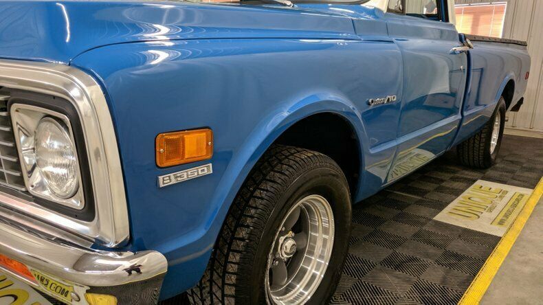1972 Blue Chevrolet C10 Pickup (Truck)