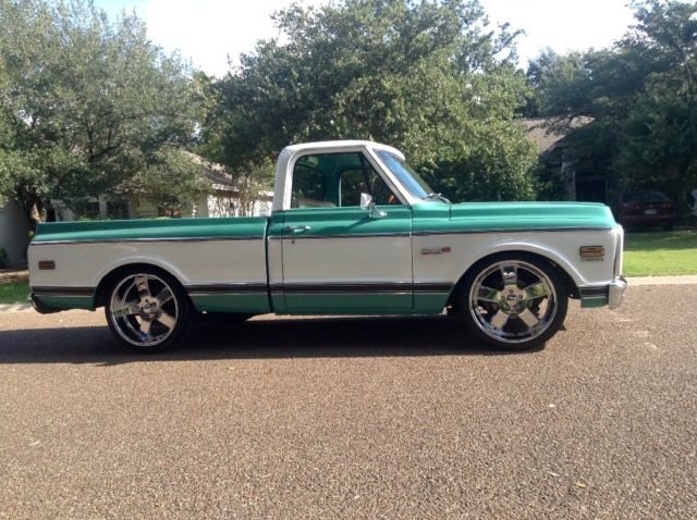1972 Green and White Chevrolet C-10