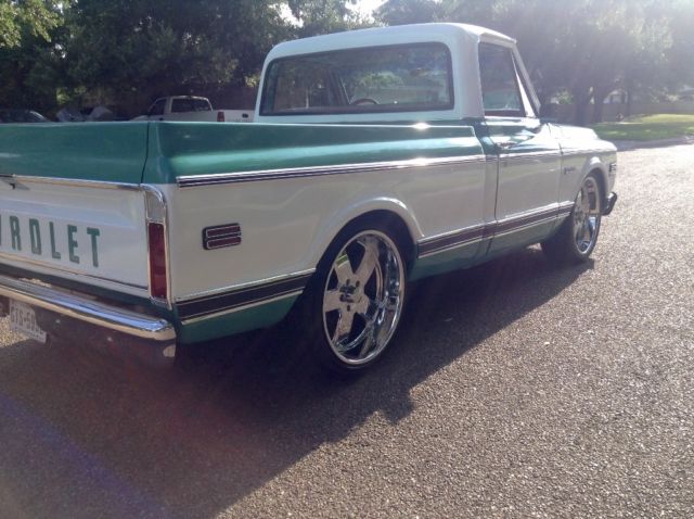 1972 Green and White Chevrolet C-10