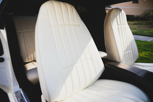 1972 White Chevrolet Camaro