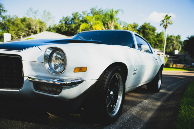 1972 White Chevrolet Camaro