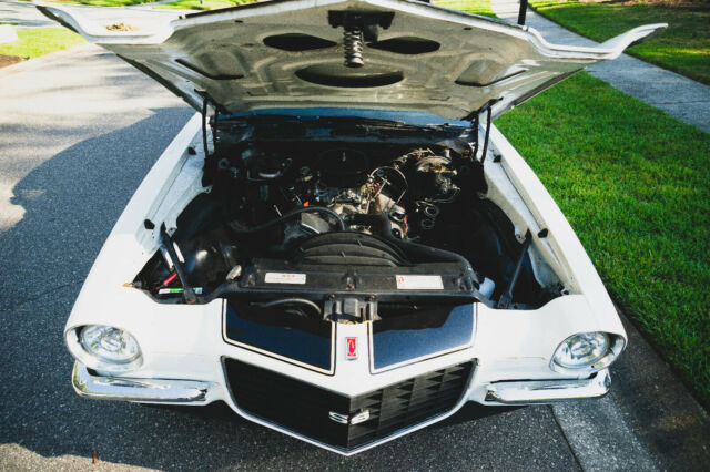 1972 White Chevrolet Camaro