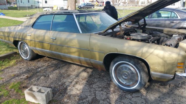 1972 Gold Chevrolet Capriceold Sedan