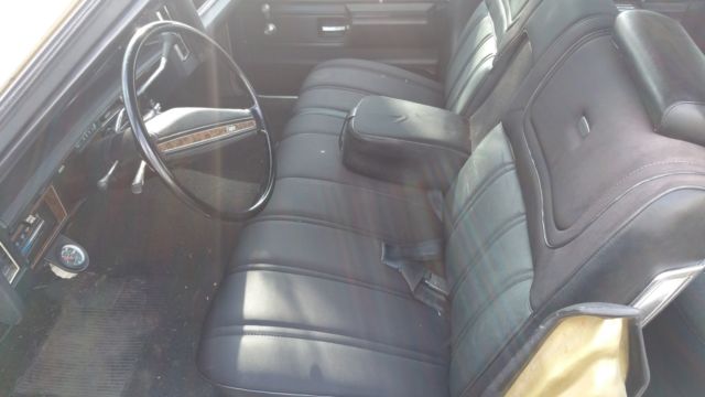 1972 Gold Chevrolet Capriceold Sedan