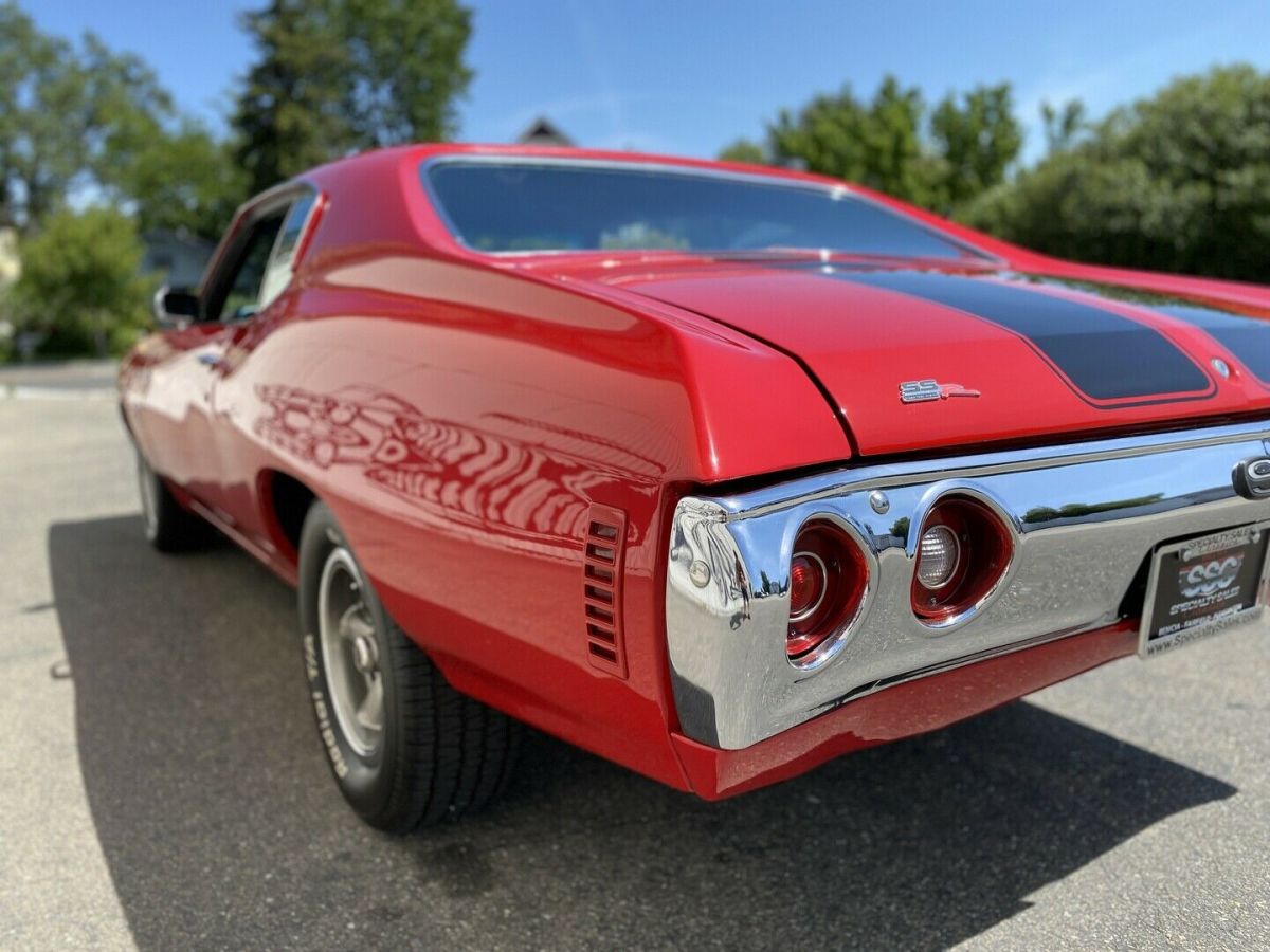1972 Red Chevrolet Chevelle Hardtop