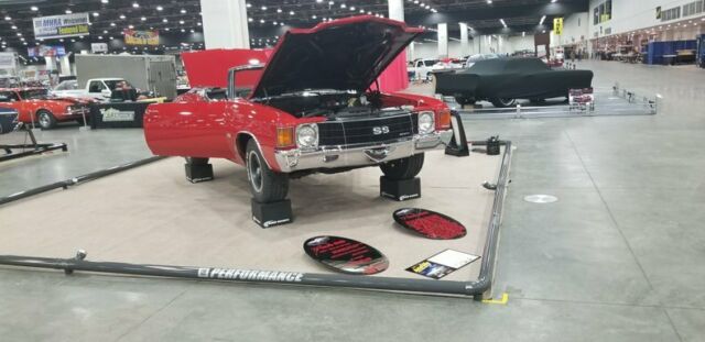 1972 Red Chevrolet Chevelle --