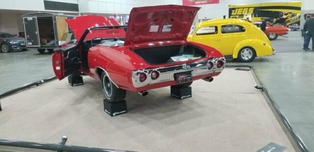 1972 Red Chevrolet Chevelle --