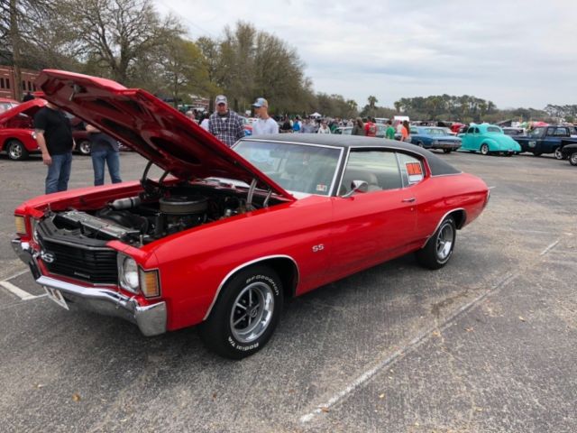 1972 Red Chevrolet Chevelle Coupe