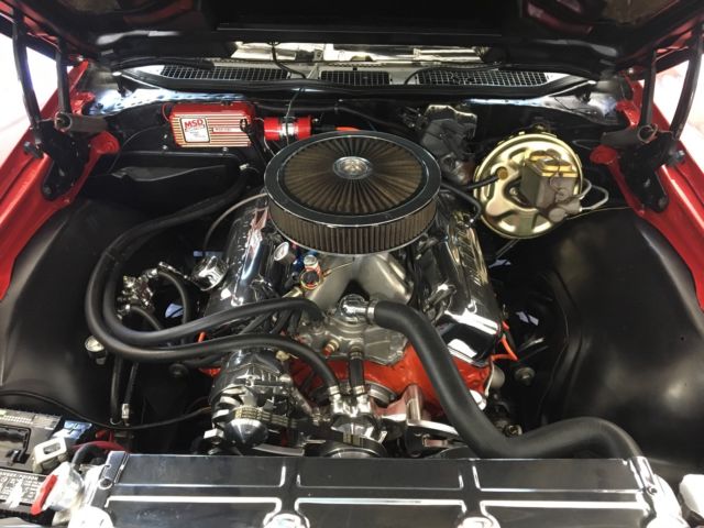 1972 Red Chevrolet Chevelle COUPE