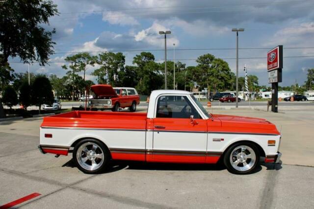 1972 Orange Chevrolet Chevenne Super 10 --