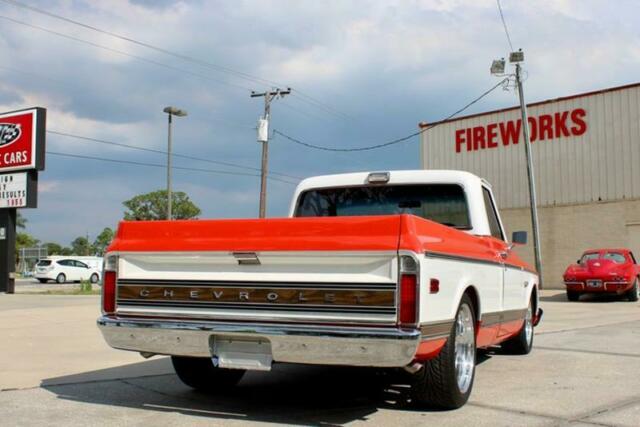 1972 Orange Chevrolet Chevenne Super 10 --